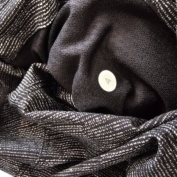 Lululemon Rollin' With My Omies Pant Burlap Texture Black Dune, Pull On, Size 4 - Picture 6 of 11